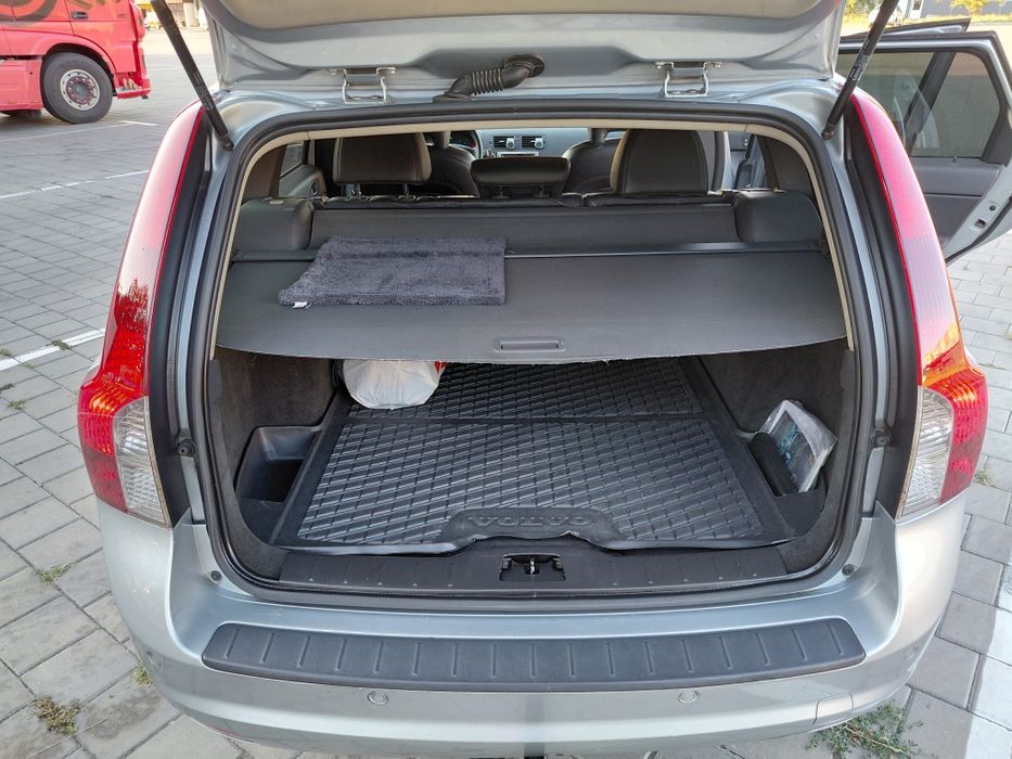 Продаю VOLVO V50.