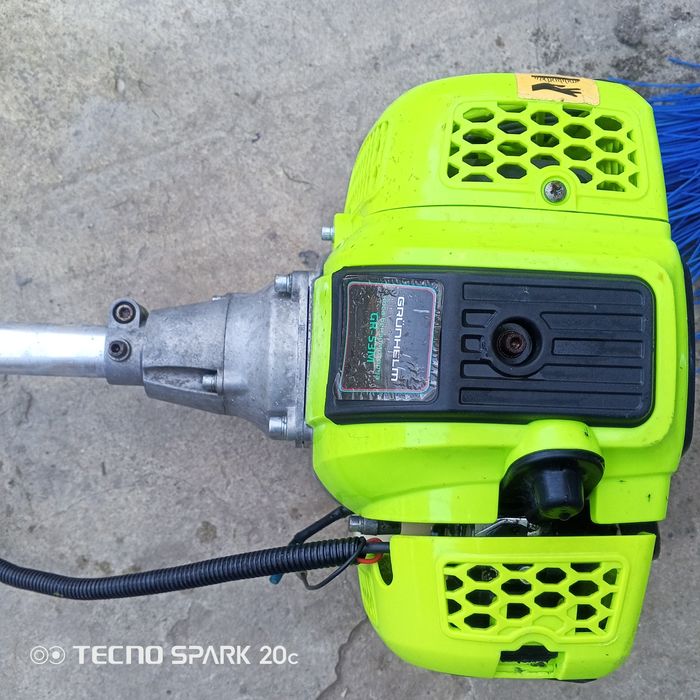 Продам газонокосилку