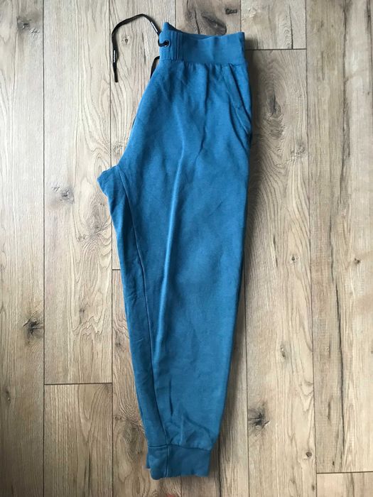Spodnie dresowe Peak Performance Slim rozm. L