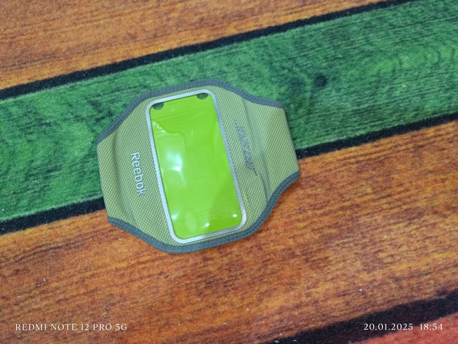 Bose _  running_ Reebok _ Neon- orginalne  sportowe etui na telefon..