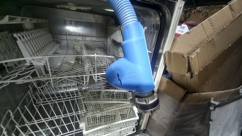 Посудомоечная машина Whirpool ADG 9540 посудомойка