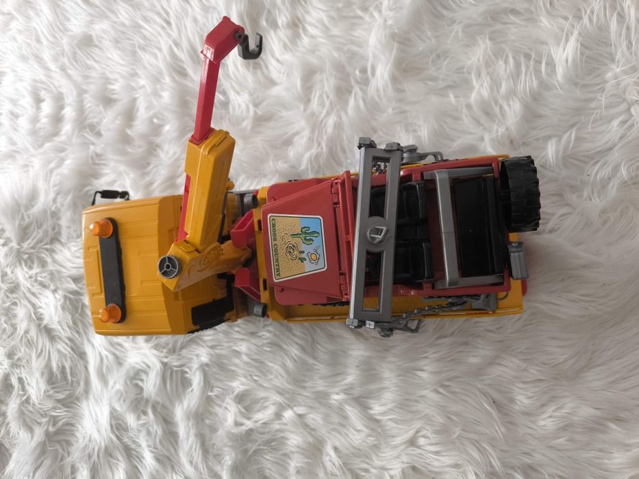 Laweta Man + jeep BRUDER
