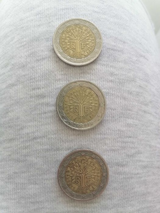 Moedas de 2 € com erro de cunhagem