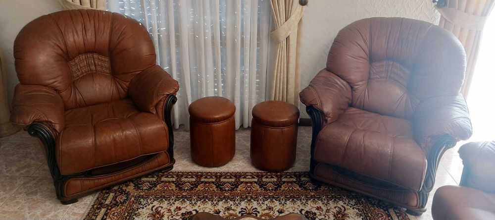 Conjunto de Sofás (Pele Genuína)