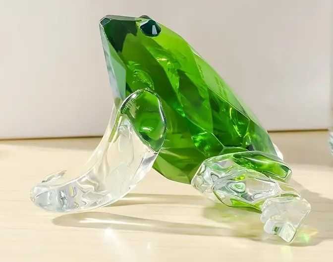 Figurka kryształowa żaba. Kolor szmaragdowa zieleń. 5x5x5 cm