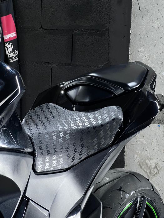 Kawasaki Z800 800cc – Revisão Feita, Pneus Novos, Excelente Estado