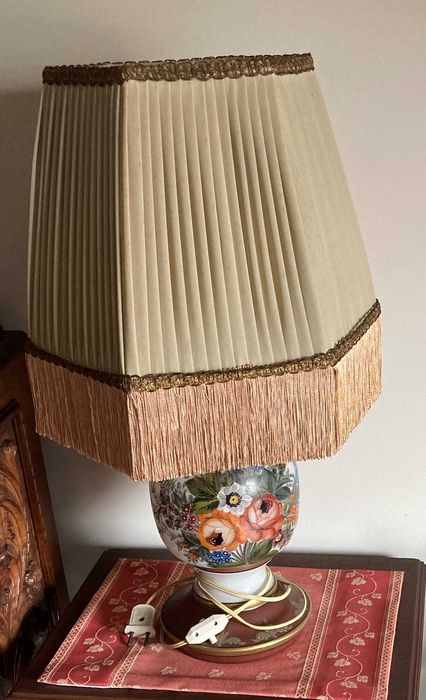 Hand-painted porcelain table lamp pair