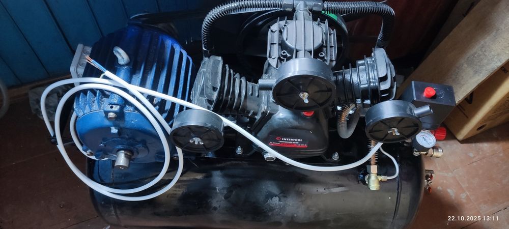 Компрессор поршневой выход 500л!!! баллон 90л  головка 3065 intertool