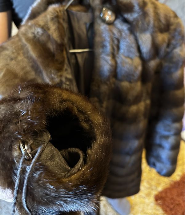 Хутряна шуба AOXUEFUR чорна з капюшоном розмір 38 S-M