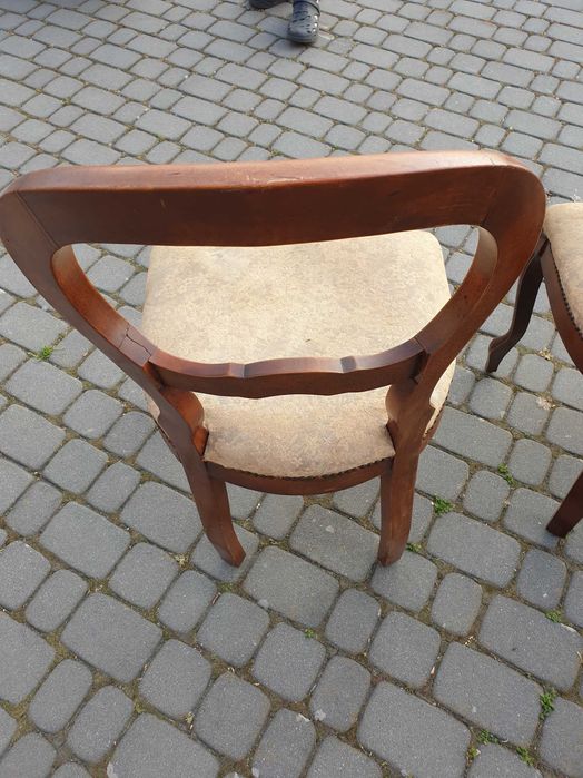 Stylowe antyczne krzesła do salonu jadalni