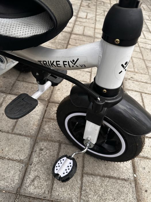 Детский велосипед и коляска