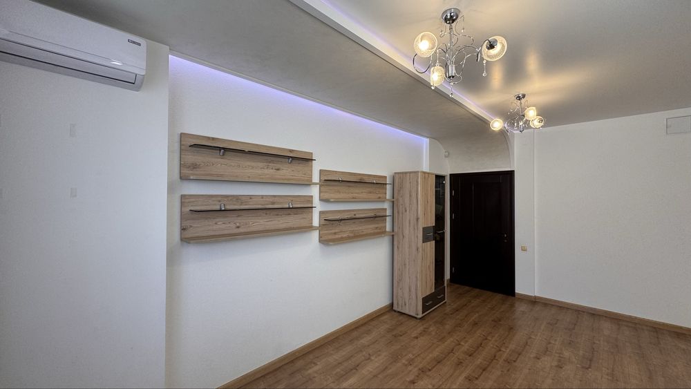 Продам 3к квартиру з автономним газовим опаленням, Центр, Гідропарк, Театральна площа