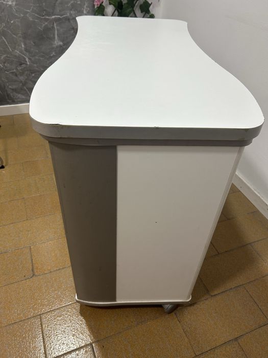 Mesa manicure com gavetas