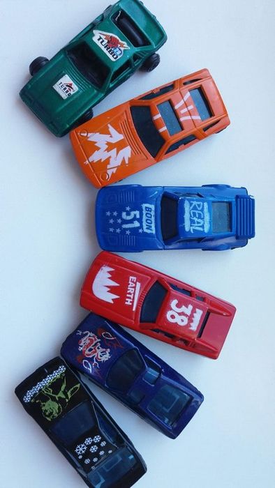 Машинки різноманітні.