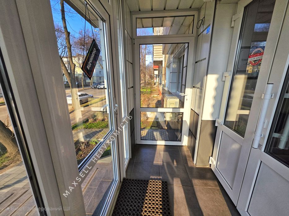 Продам комерційне приміщення в центрі міста