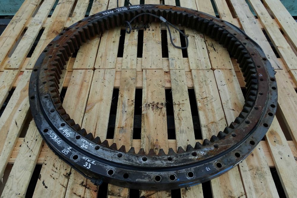 Wieniec obrotu. Łożysko obrotu do koparki Volvo EC240. Slewing ring