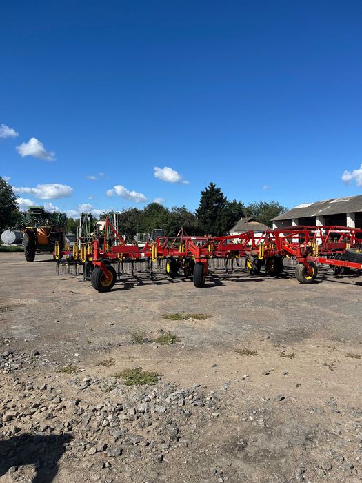 Культиватор суцільного обробітку Bourgault 8810-35 (18 м)