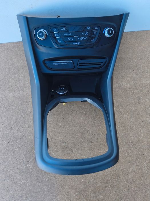 panel nawiewu klimatyzacji ford b-max av1t18c612