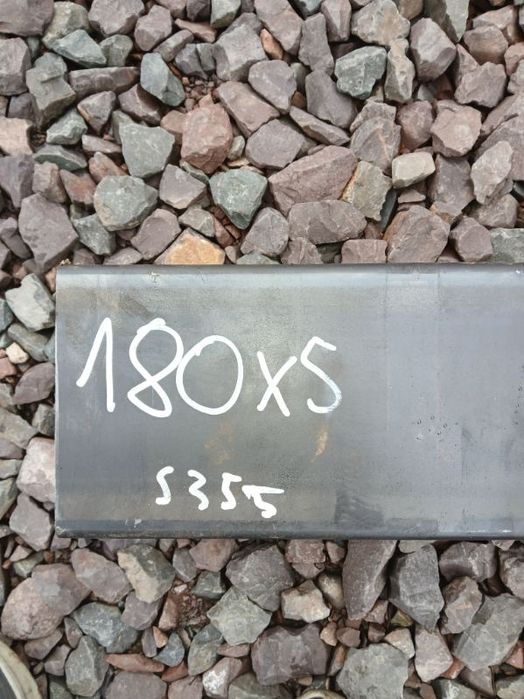 Profil stalowy 180x180