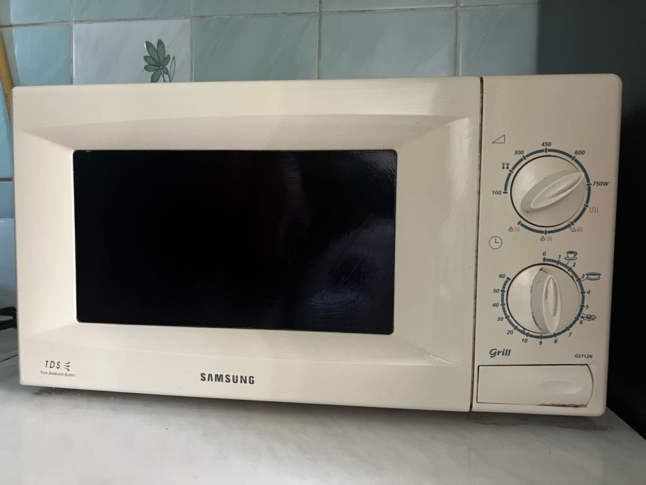 Мікрохвильова піч