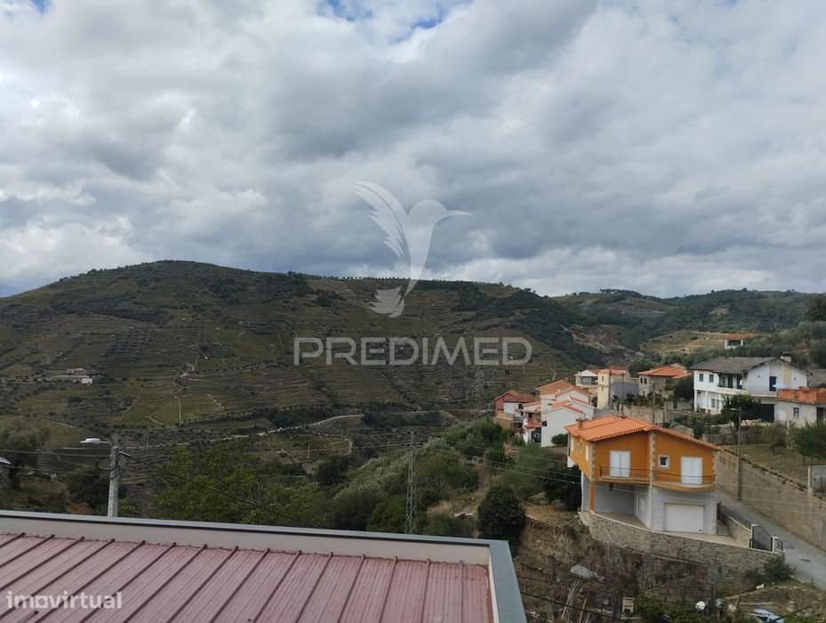 Moradia com Terreno Para Reconstruir
