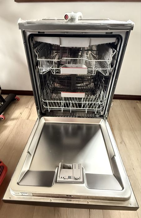 Máquina de Lavar Loiça Bosch Série 4 SMS4EMC06E – Black Inox