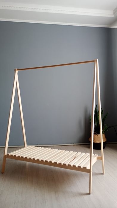 Стійка для одягу