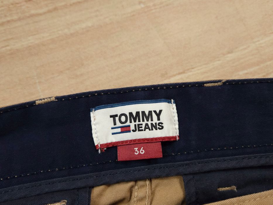 TOMMY JEANS TJM Essential Chino Short Męskie Spodenki r. 36
