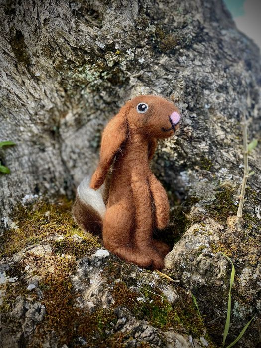 Coelho Artesanal de Feltro com Agulha – Ecológico e Único!