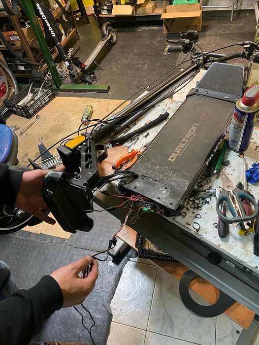 Reparação de trotinetes e bicicletas elétricas