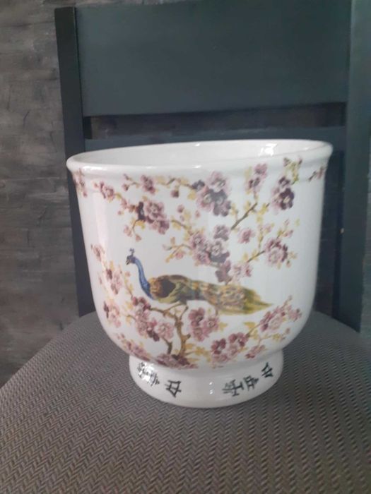 Vendo para desocupar 2 vasos grandes de muito boa qualidade. 10€ cada.