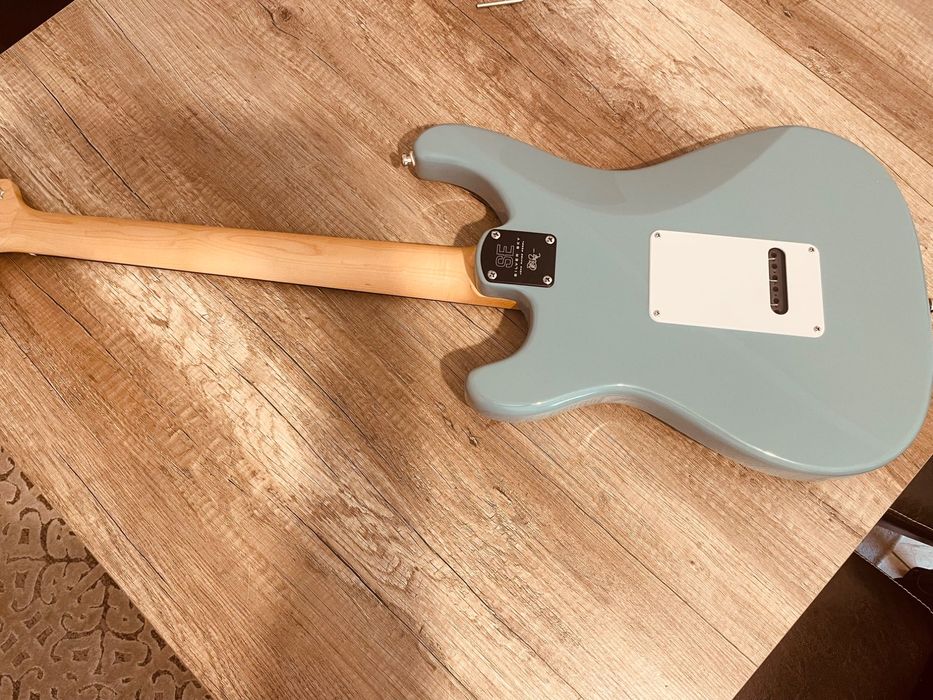 PRS SE Silver Sky
