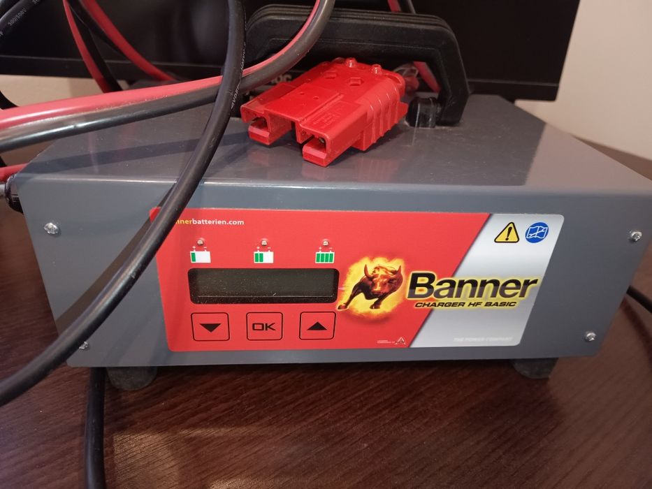 Prostownik ładowarka automatyczna Banner HF Basic 24V 20A
