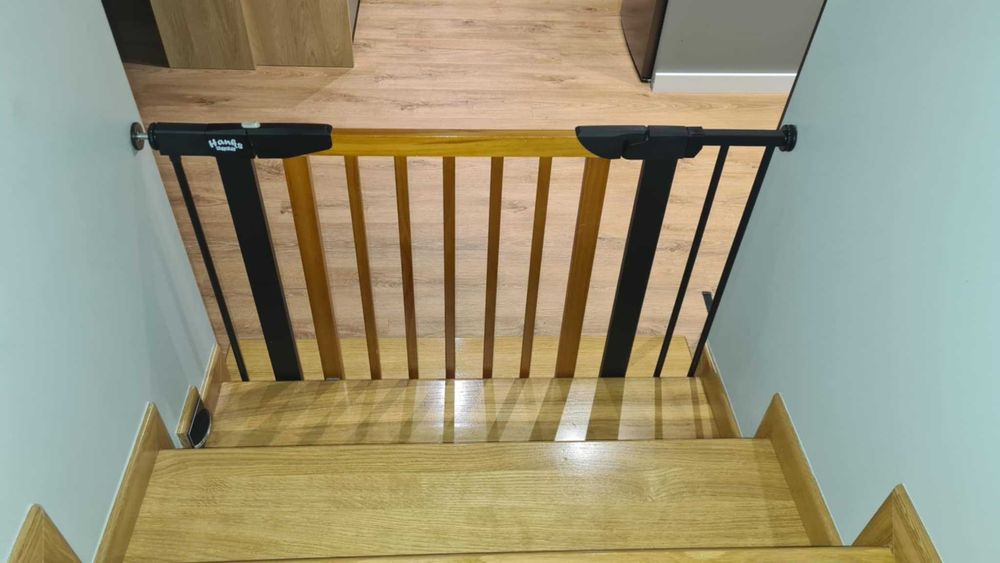 Bramka zabezpieczajaca na schody