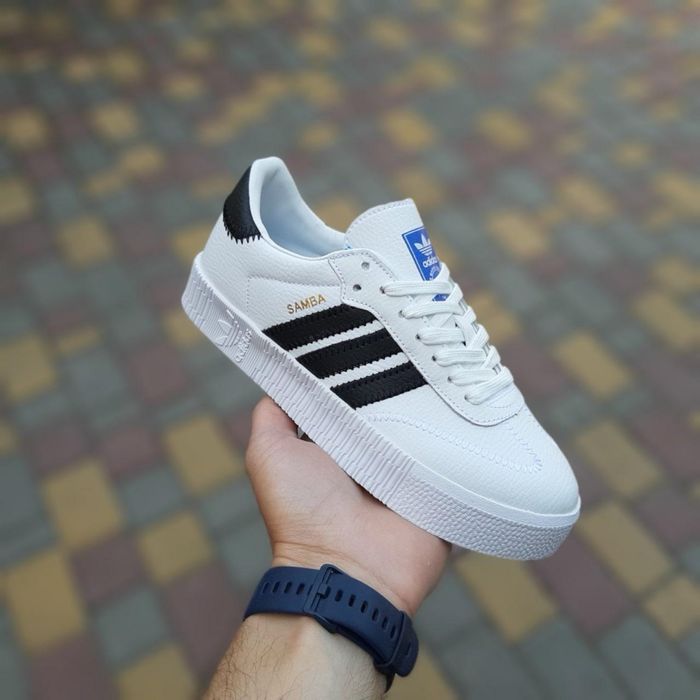 Жіночі літні кросівки Adidas Samba білі з чорним адидас самба кроси
