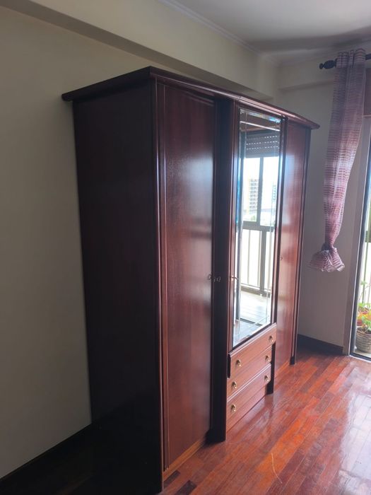 Roupeiro grande para quarto