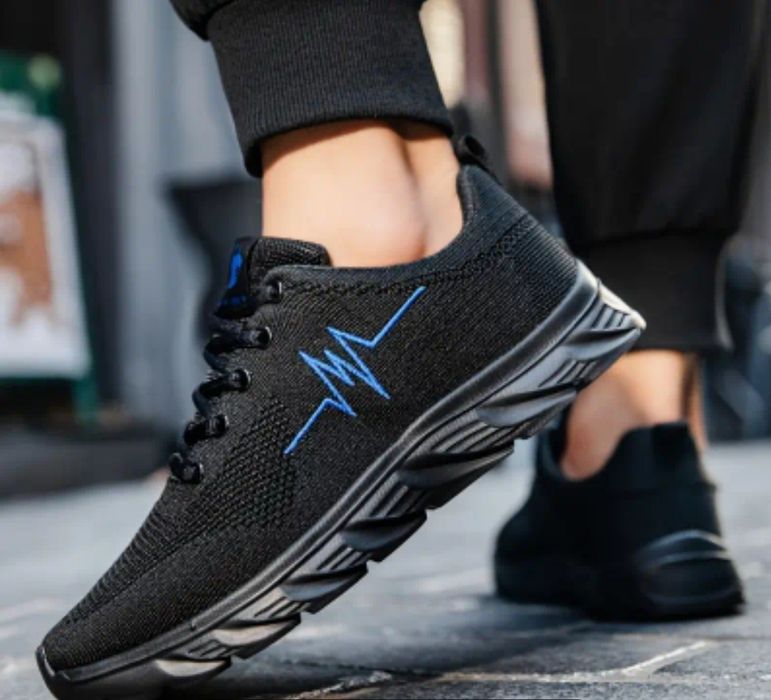 В двох кольорах.Чоловічі дихаючі кросівки р.48 р,49 р.51