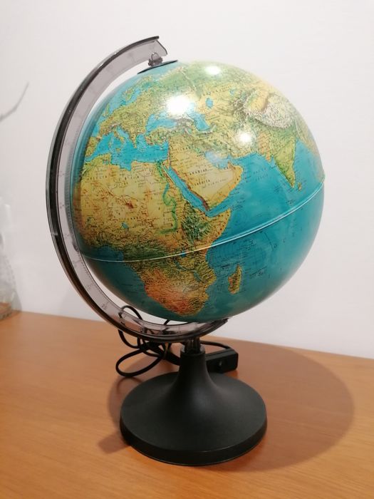 Candeeiro globo mapa mundo