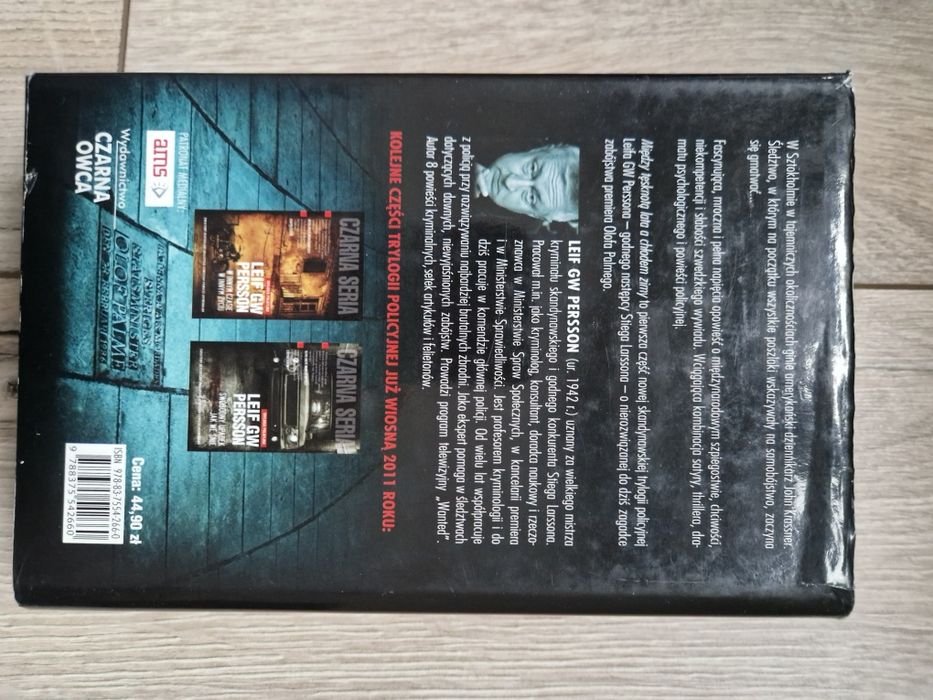 Między tęsknota lata a chłodem zimy. Leif Persson