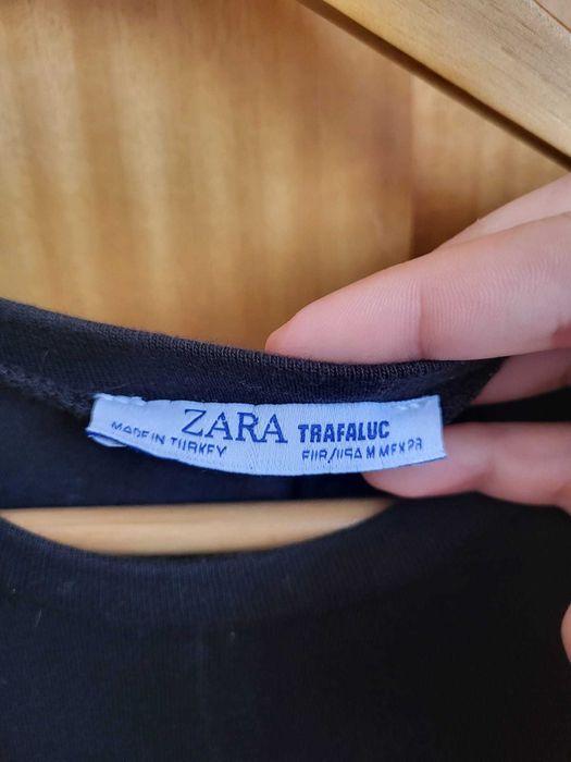 T-shirt preta Zara