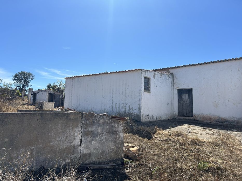 Terreno com Ruina em Albufeira