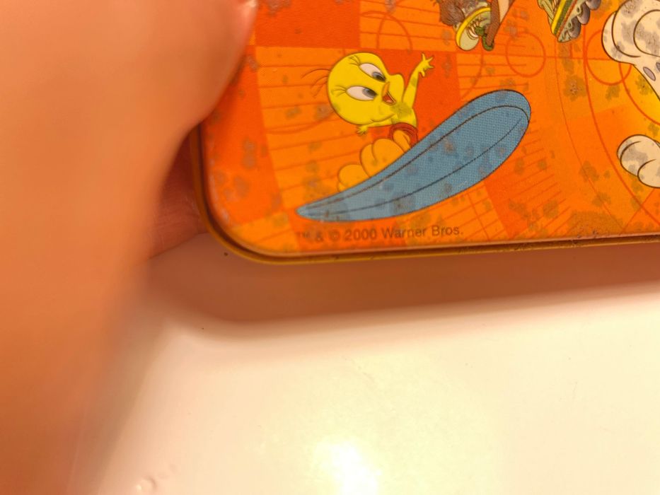 Estojo escolar em lata vintage