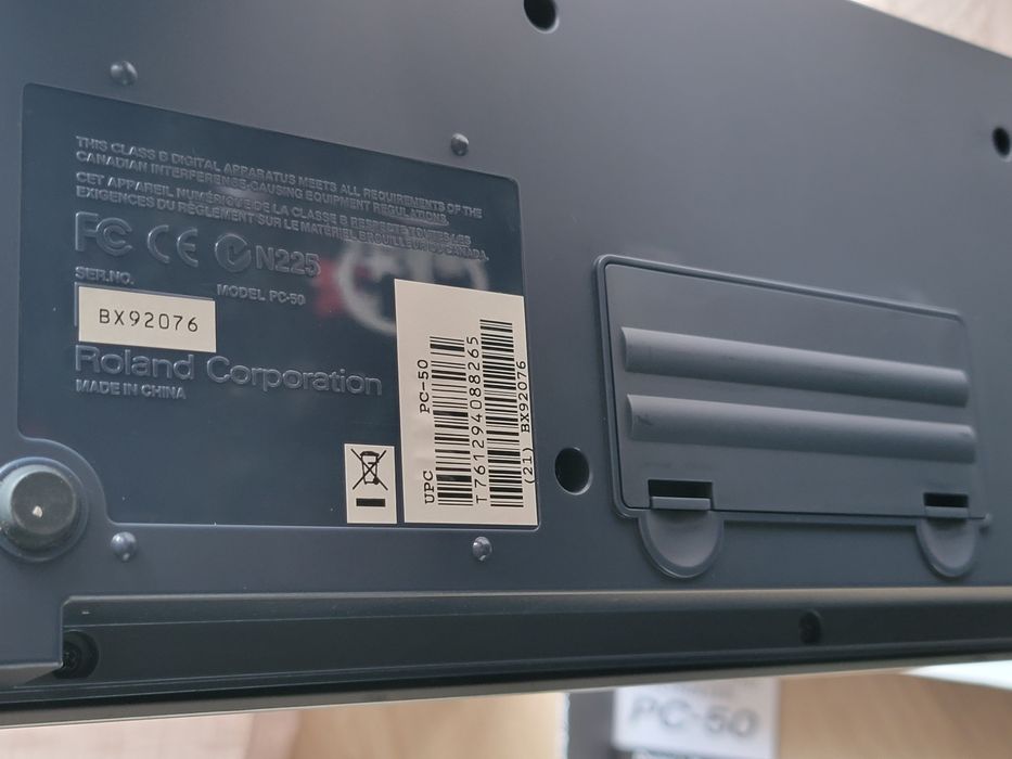 Teclado Midi EDIROL PC-50