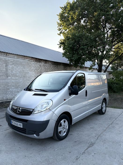 Продам  Opel Vivaro 2.0 дизель