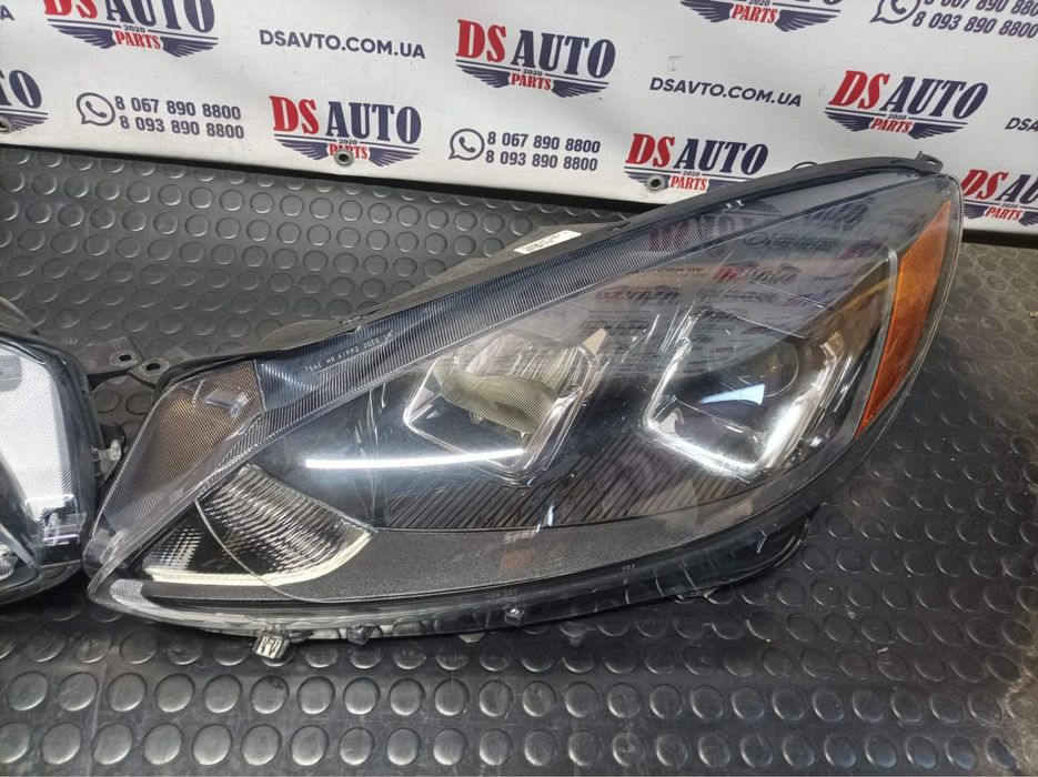Фара Ford Escape MK4 2020 2021 2022
