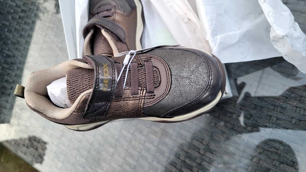 sapatilhas menina - geox - tamanho 28