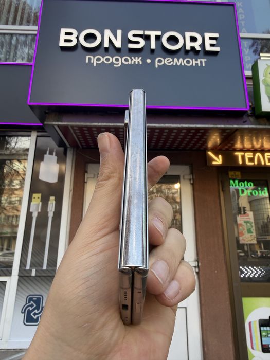 Google Pixel fold 256gb. Gold. Neverlock