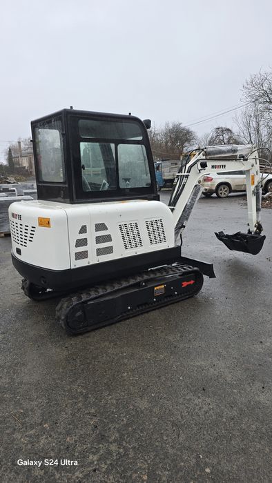 Продаємо мініекскаватор  Huayee HY30 2025