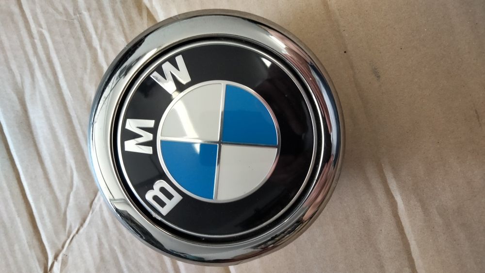 BMW F20 seria 1 przycisk logo zamek otwieranie klapy bagażnika.