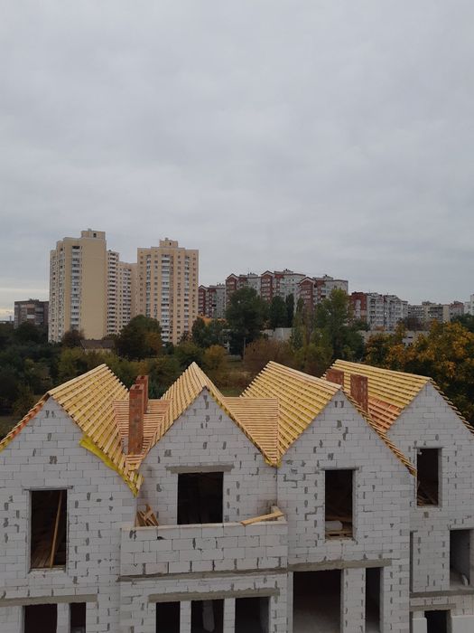 Покрівельні роботи, демонтаж та реконструкція старого даху